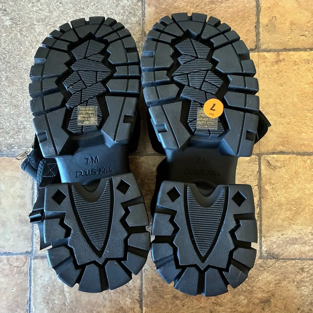Platform Chunky Buckle Sandals - Black